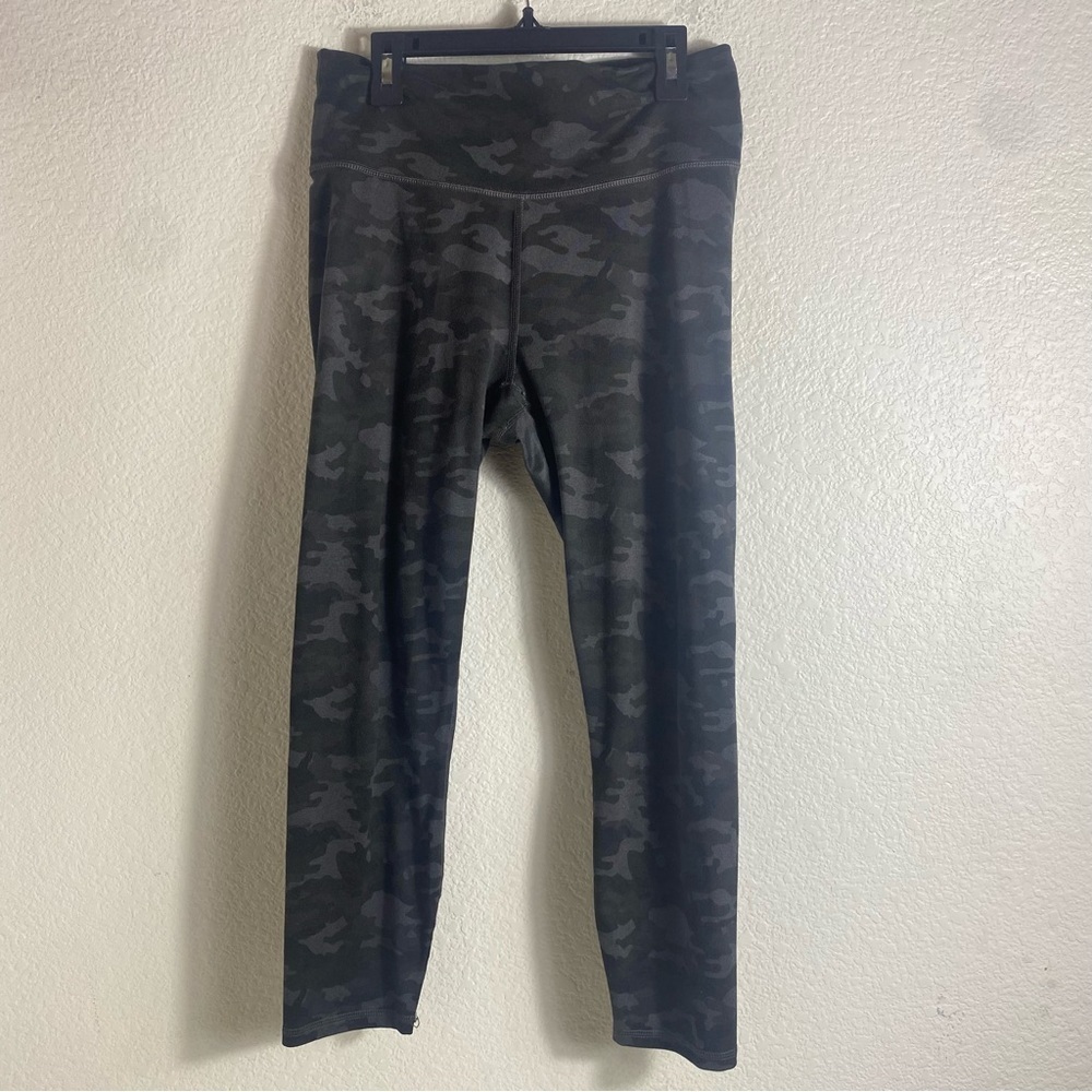 Fabletics Camouflage Print Power Hold Athletic Sport Pants Leggings Size: M